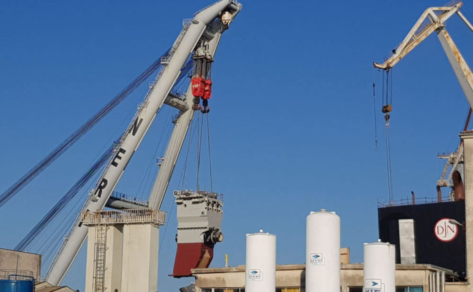 Preview ofsheerlegs_iitalia_to_position_new_spud_carrier_in_croatia_037